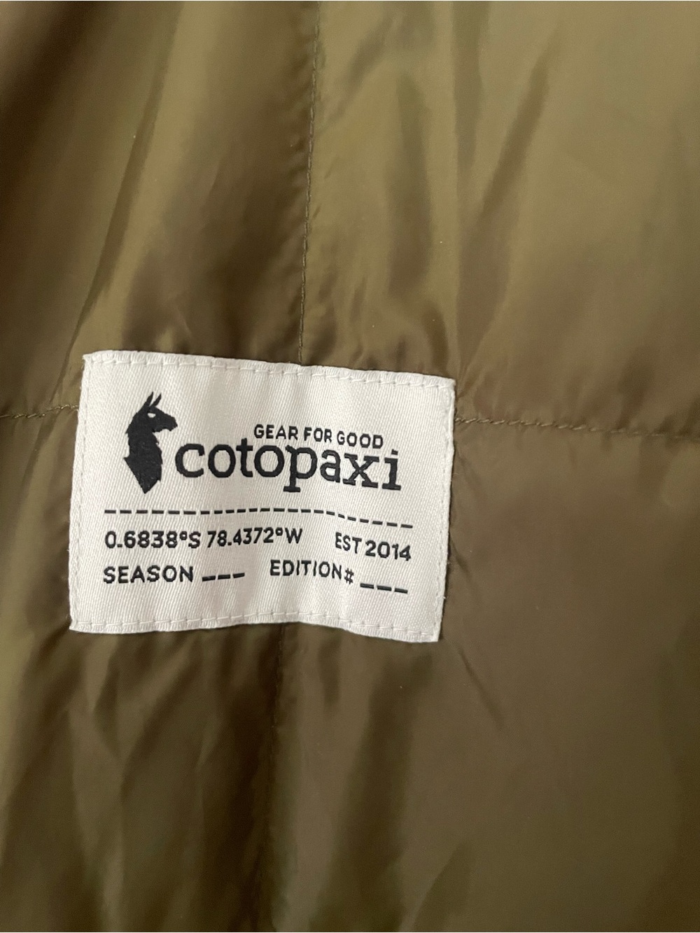Cotopaxi Teca Calido REVERSIBLE light weight puffer hooded jacket. Olive. - Picture 3 of 14